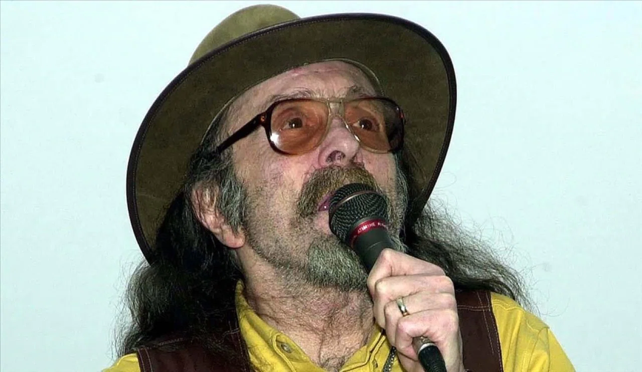 Burcuna Göre Hangi Cem Karaca Şarkısısın?