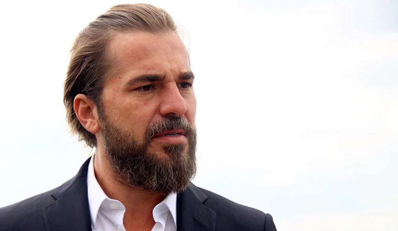 Engin Altan Düzyatan kimdir, nereli, kaç yaşında ve kiminle evli?