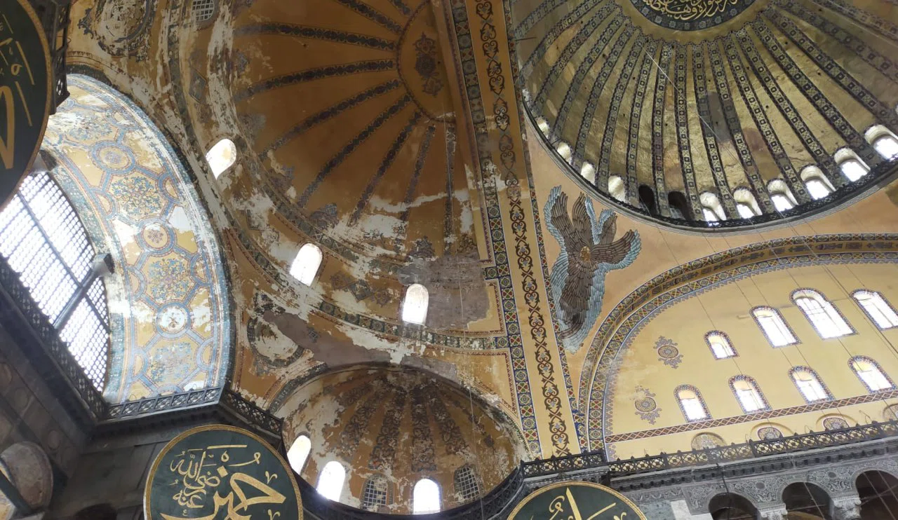 Ayasofya’nın içindeki o melekler ne anlama geliyor? Neden üç tanesinin yüzü kapalı?