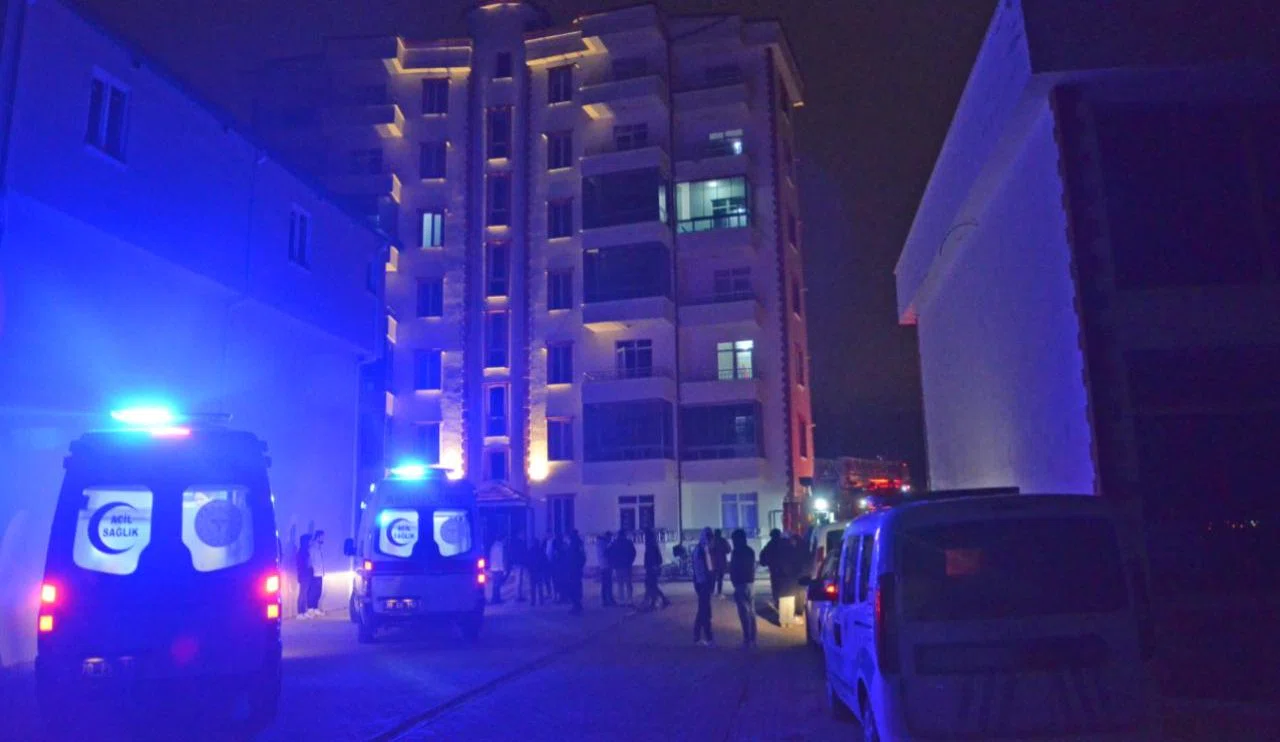 Karaman'da korkutan yangın! Dumandan etkilendiler