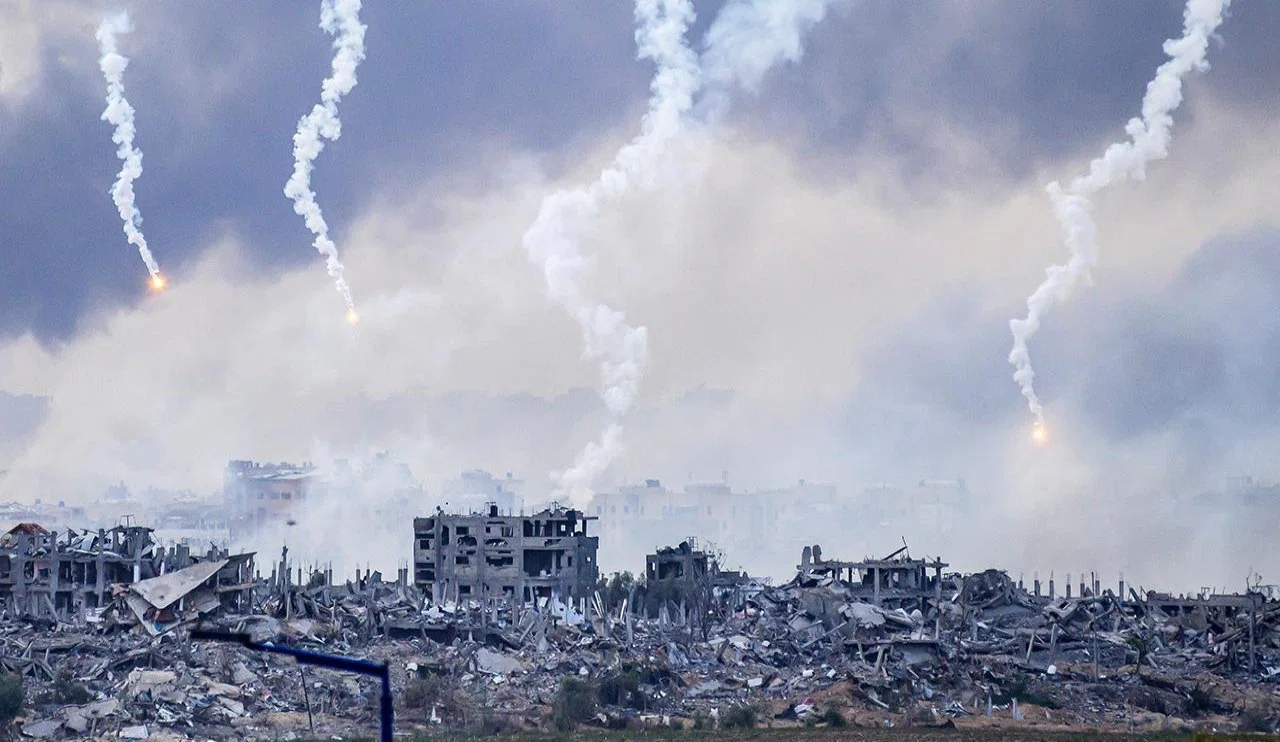 İsrail dehşet saçıyor! Kampları bombaladı...