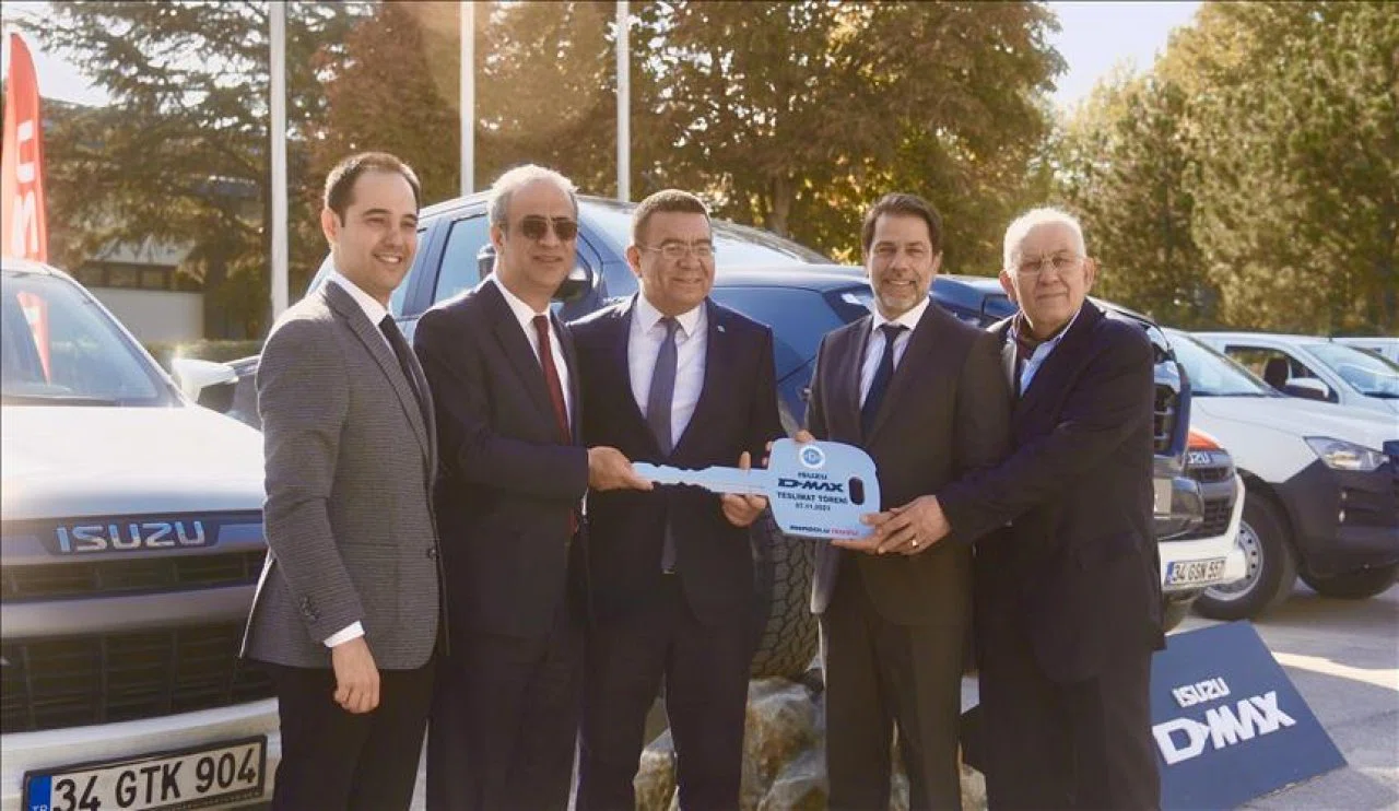 Anadolu Isuzu'dan Konya MEDAŞ'a pick-up teslimatı