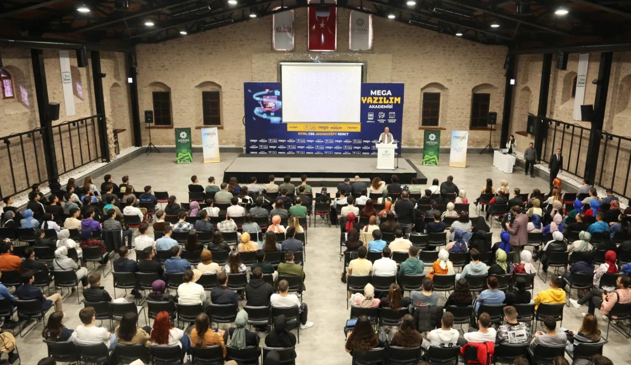 Konya'daki gençler yeni ufuklar kazanacak! Başkan Kavuş duyurdu...