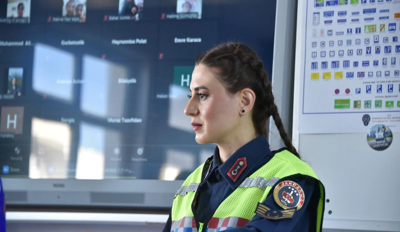Jandarmadan Konya'daki öğrencilere trafik eğitimi