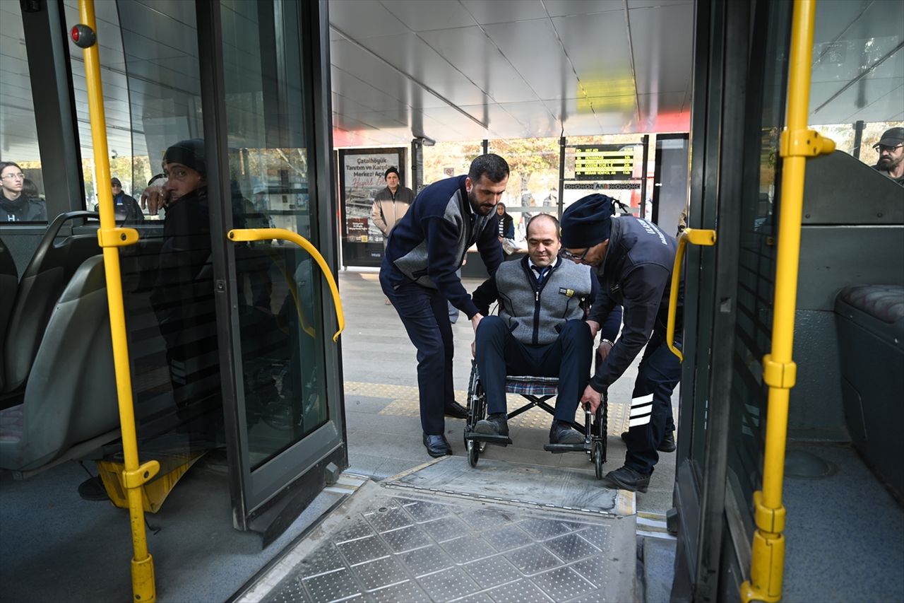 Konya Büyükşehir Belediyesi, engelli vatandaşlara yönelik farkındalık eğitimi veriyor