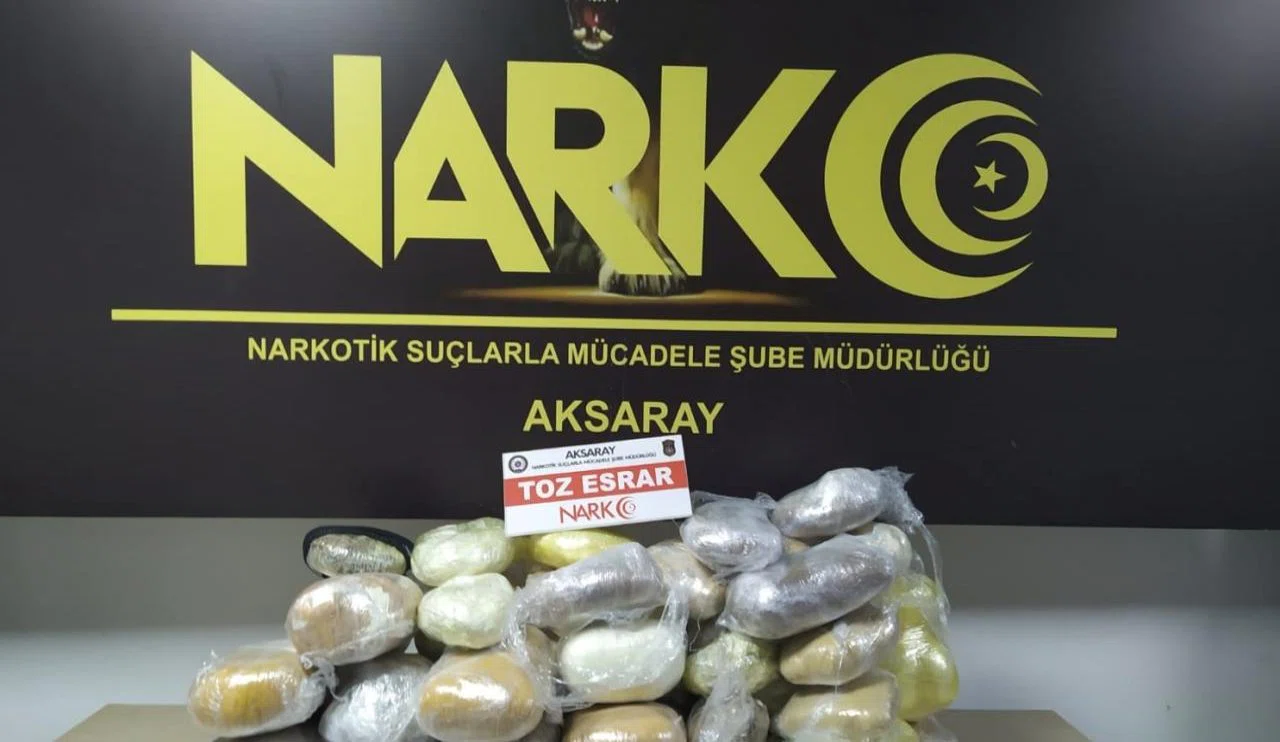 Aksaray'da sokak satıcılarına yönelik operasyonda 4 şüpheli tutuklandı