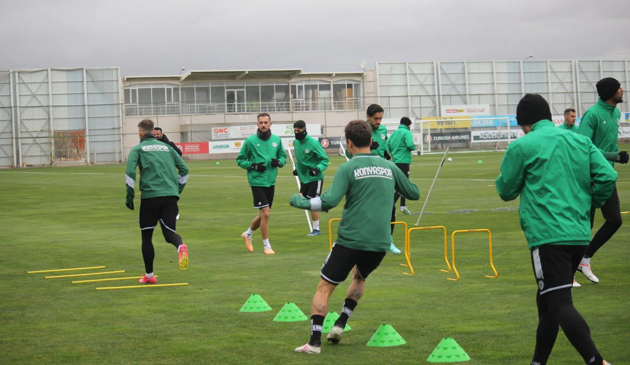 Konyaspor'da Fenerbahçe mesaisi başladı