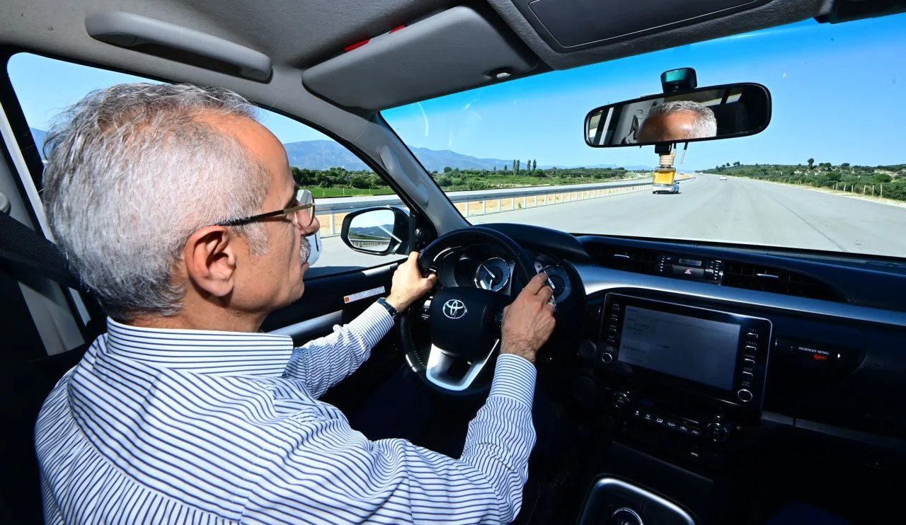 Şehirlerarası yolcu otobüsleri takibe alınacak! Bakan Uraloğlu açıkladı...