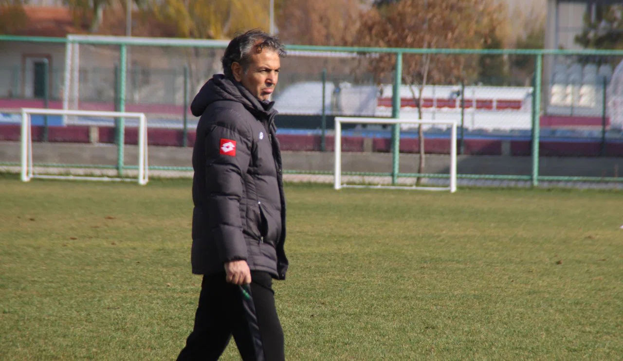 1922 Konyaspor’da Mehmet Yıldırım, ilk maçında zaferi hedefliyor