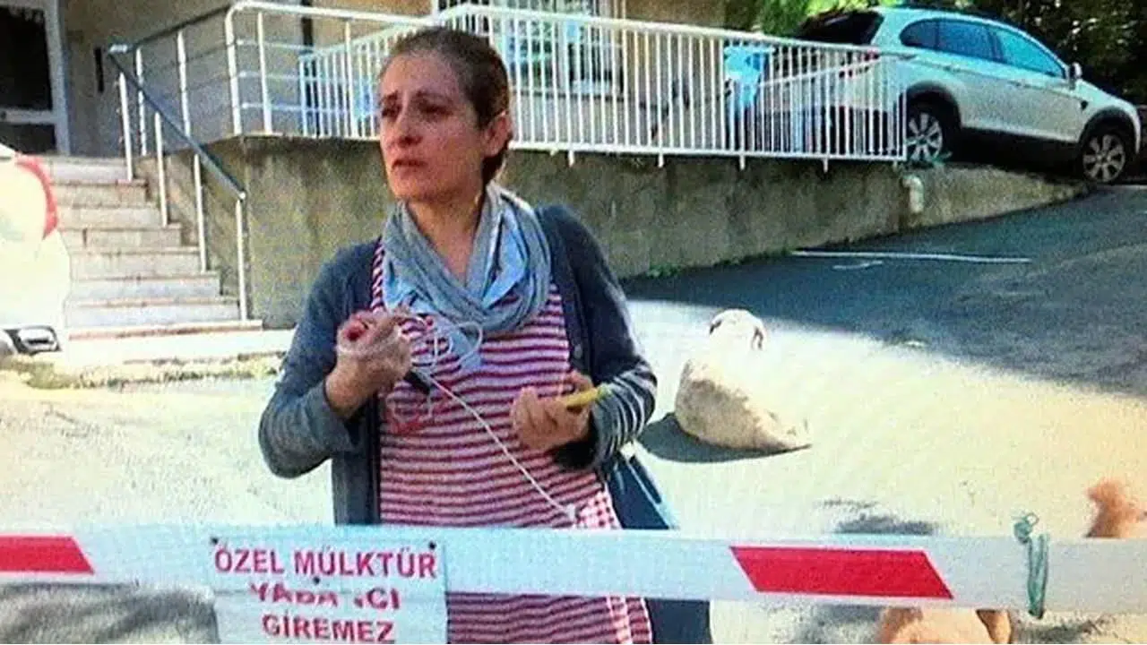 Zeliha Burtek kimdir?