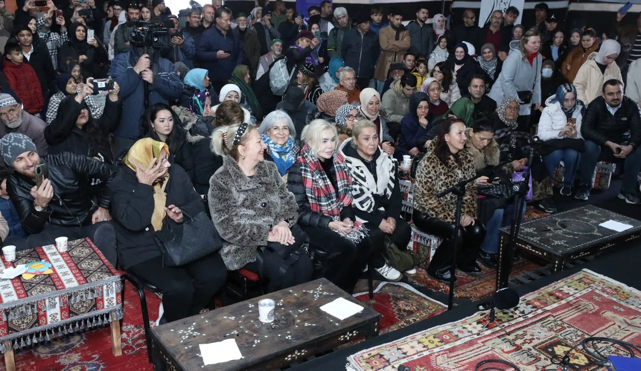 Aşıklar Konya'da Filistin için çaldı!
