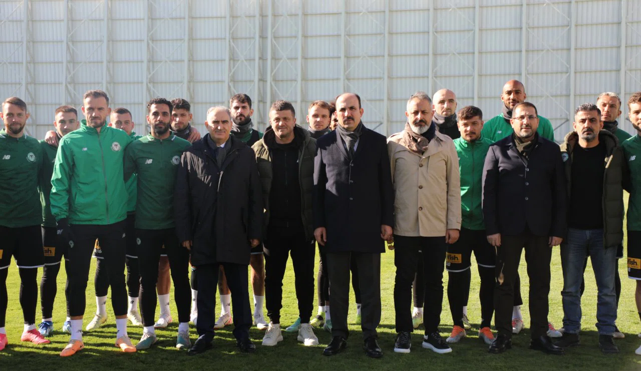 Vali Özkan ve Başkan Altay'dan Konyaspor'a kritik maç öncesi moral! Tüm Konya arkanızda
