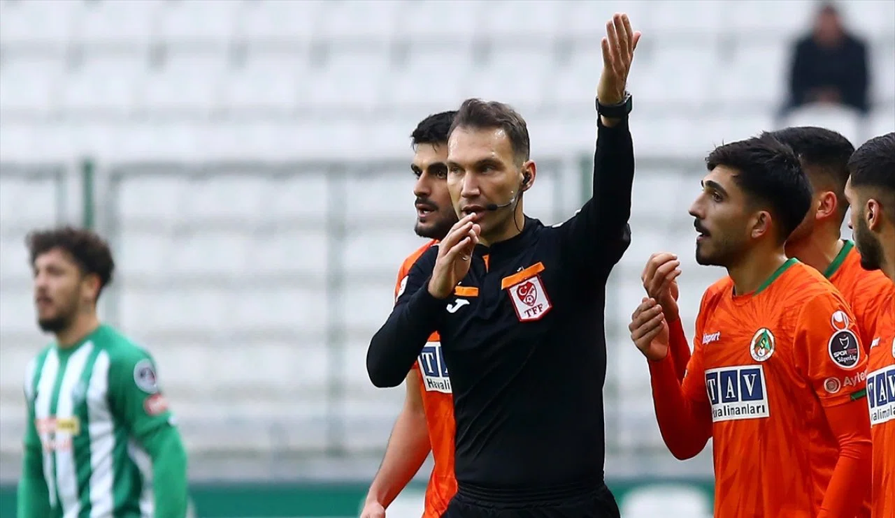 Konyaspor-Kayserispor maçının hakemi açıklandı! İşte Süper Lig'de kritik maçların hakemleri