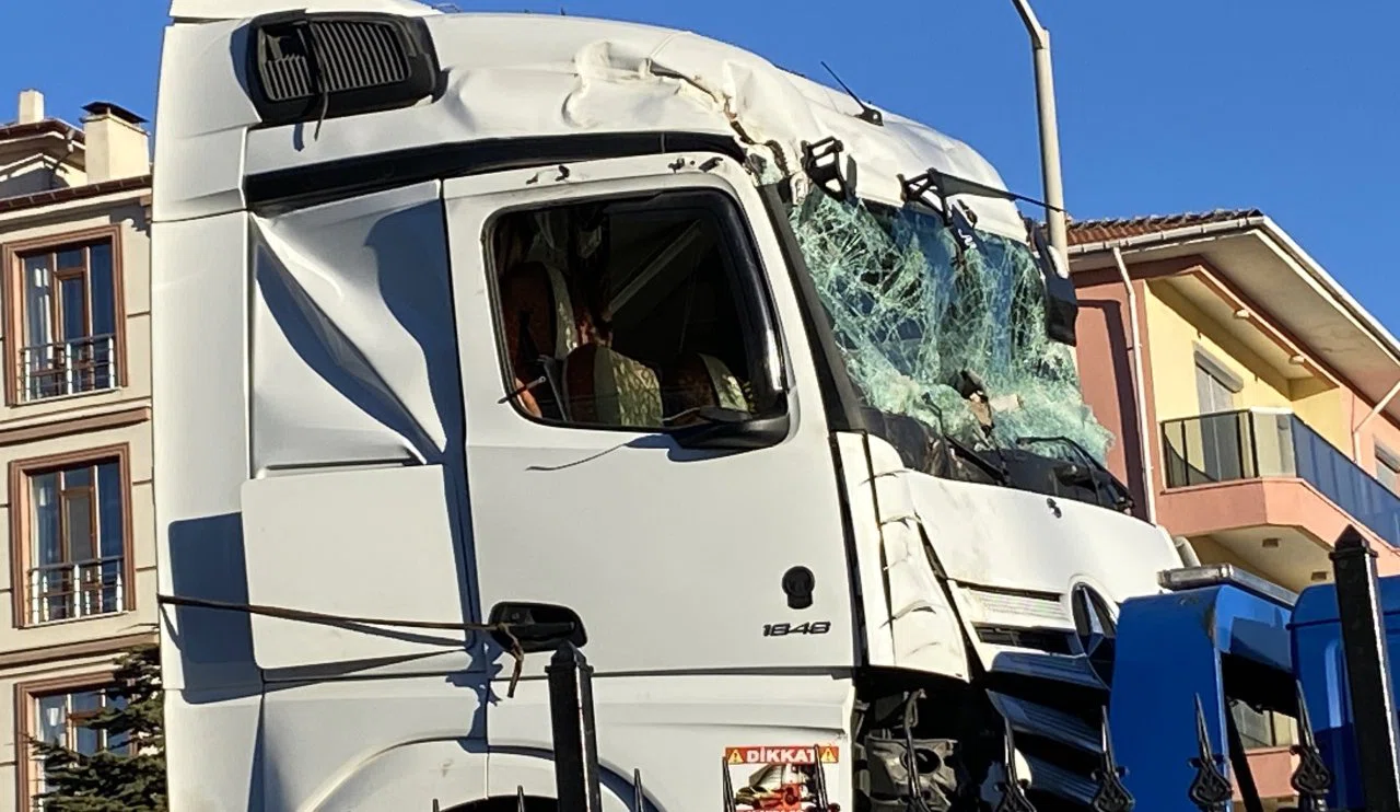 Konya'da tır kontrolden çıktı, sonra olanlar oldu...