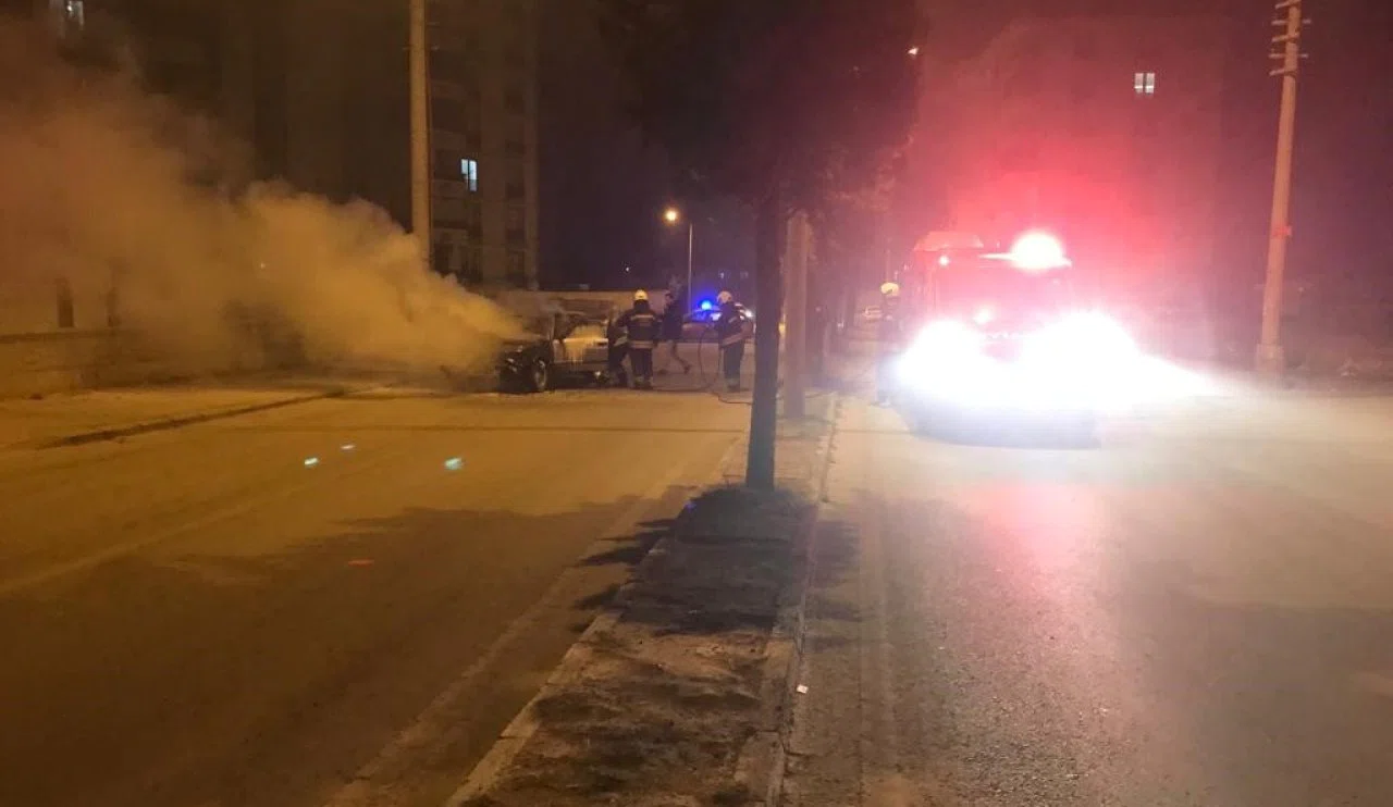 Konya'da esrarengiz olay! Seyir halindeki araç bir anda küle döndü...
