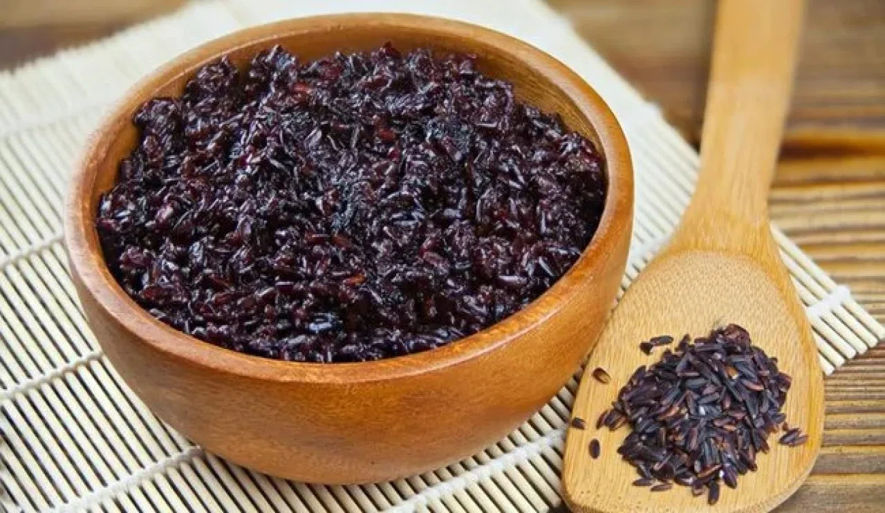 Farklı bir lezzet arayanlara Siyah pirinç pilavı tarifi