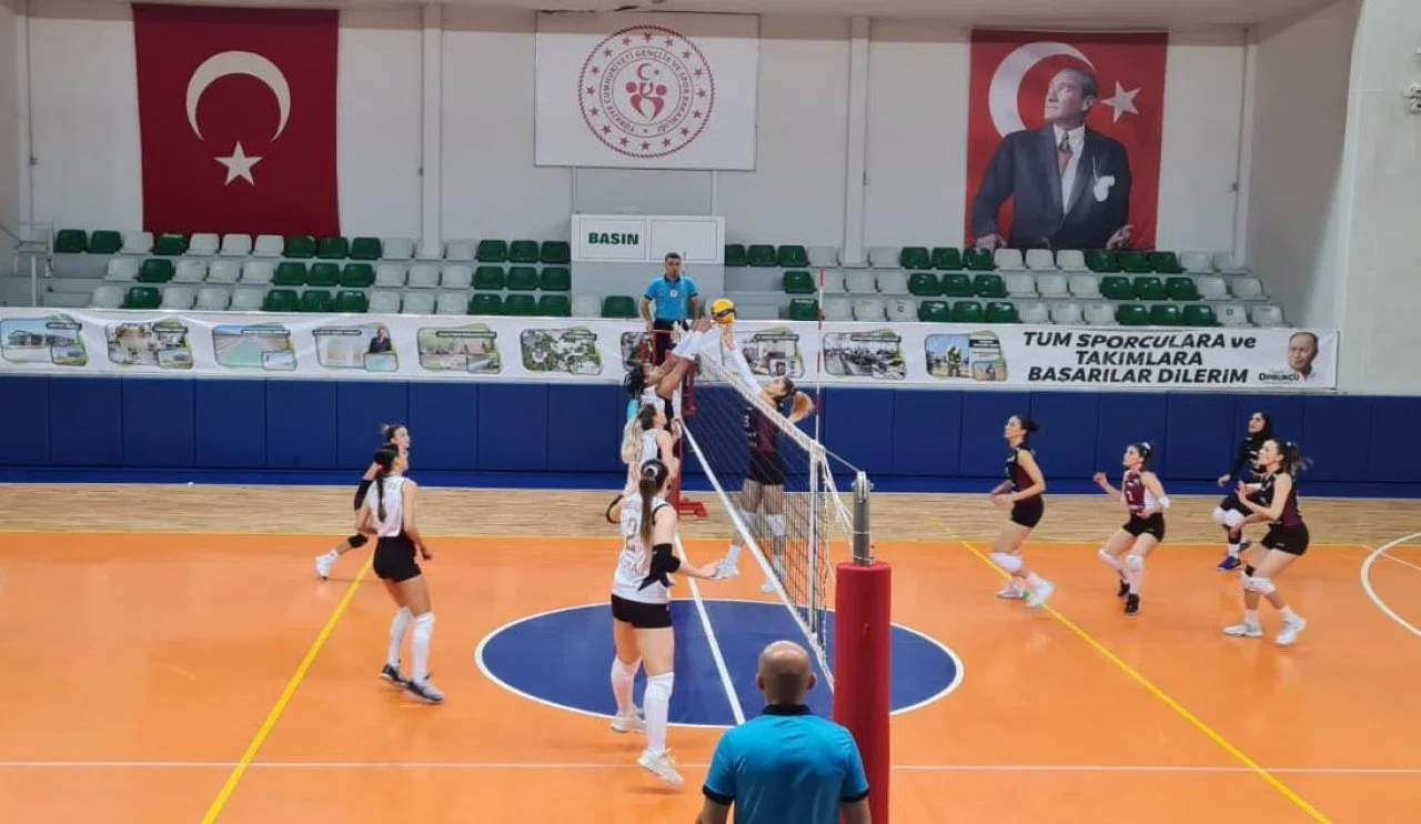 Voleybolda Ereğli, kritik randevuda