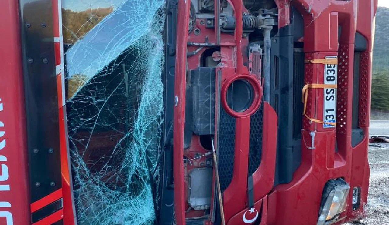 Konya'da bugün tanker, ve tırın ardından bir tır daha devrildi... Peki sürücüsü hayatta mı?