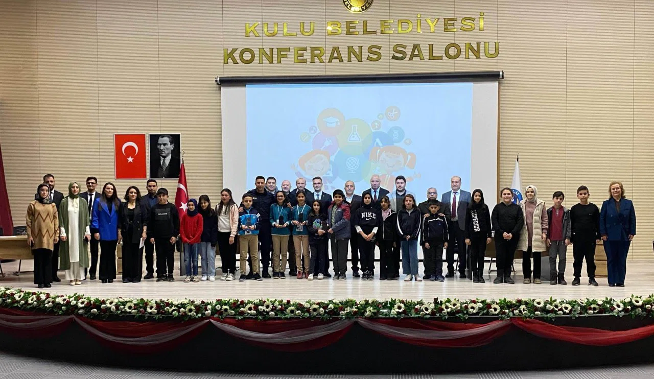 Konya'da bilgi yarışması! Bilene bakın ne verdiler...