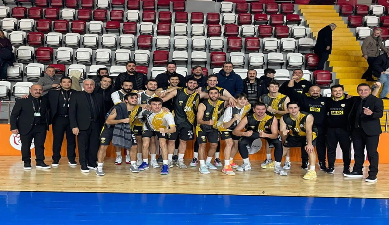 Basketbolda Konya Büyükşehir fırtınası dinmiyor