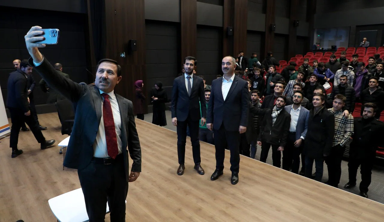 Karatay önceliği gençlere veriyor! Dev hizmetler...