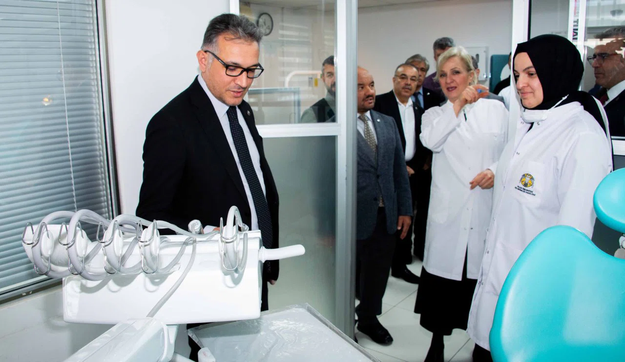 SÜ'ye yeni laboratuvar kazandırıldı! Açılışı Rektör Aksoy yaptı...