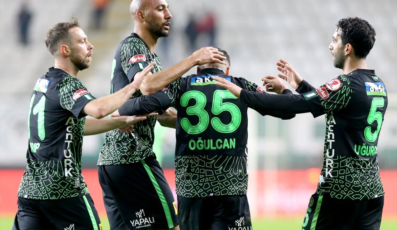 Konyaspor uzatmada turladı