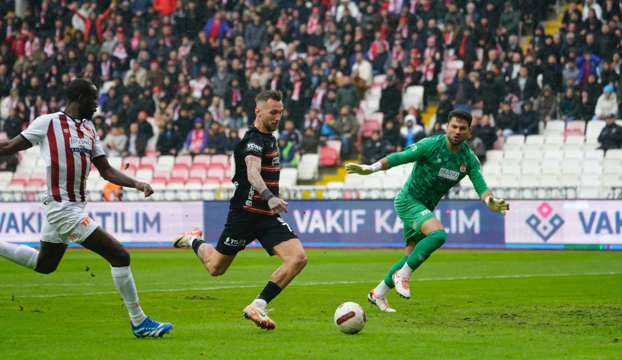 Gaziantep'in Rumen yıldızları Konyaspor maçında yok!