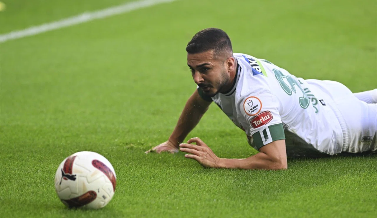 Konyaspor'da Oğulcan Ülgün, cezaya girdi