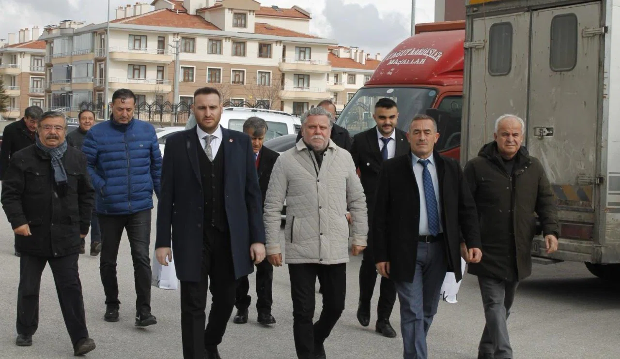CHP Konya, sahaya indi! Pazarda tek tek sorunları konuştular...