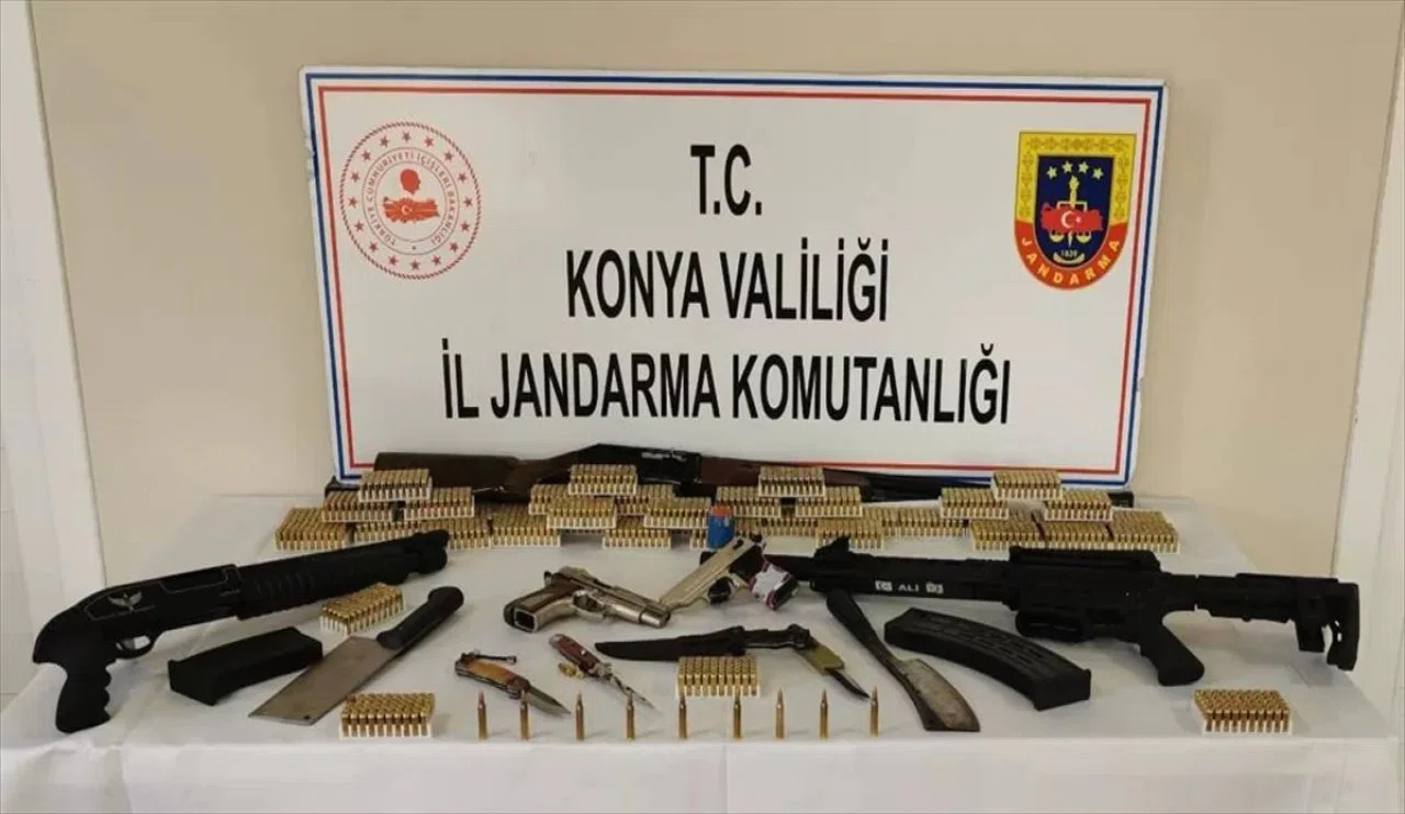 Konya'da silah ve mühimmat kaçakçılarına operasyon