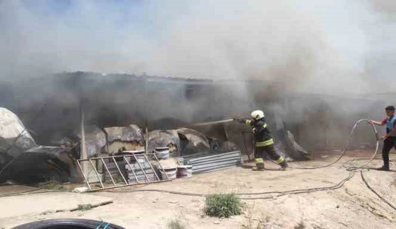 Konya'da İnşaat İşçilerinin Konteynerinde Çıkan Yangın Söndürüldü