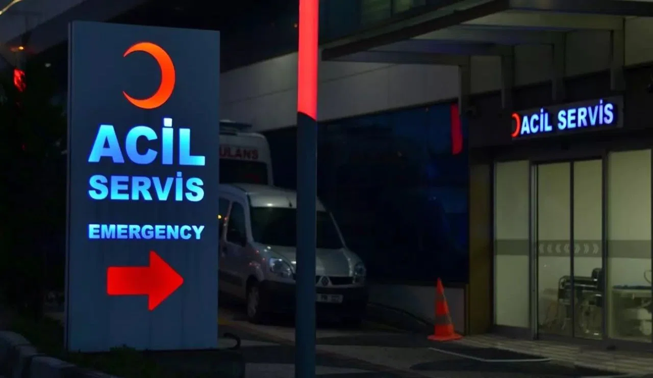 Otomobiller arka arkaya çarpıştı! Çok sayıda yaralı var...