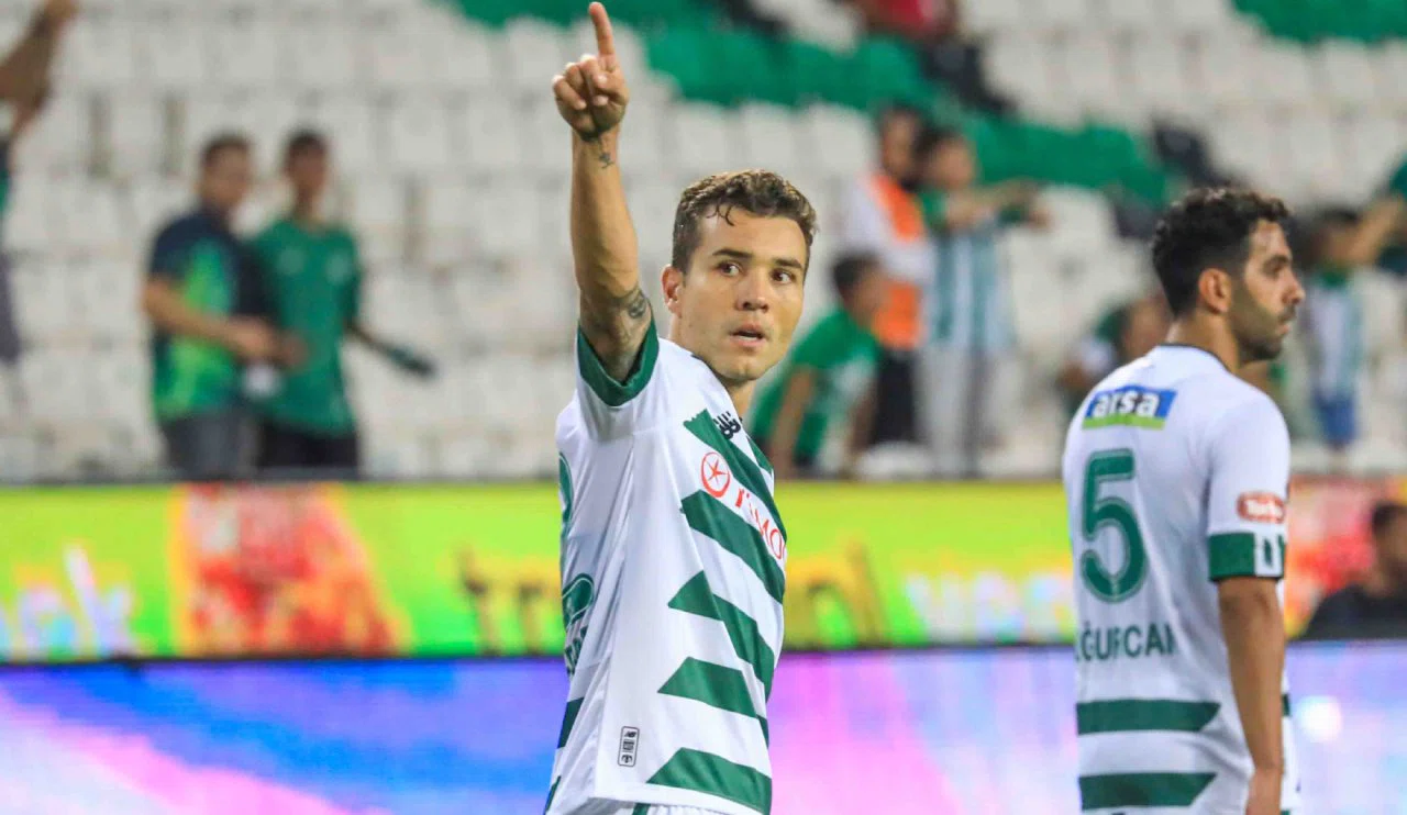 Konyaspor'da kaptan Guilherme: "Beşiktaş maçına da aynı konsantrasyonla çıkacağız"