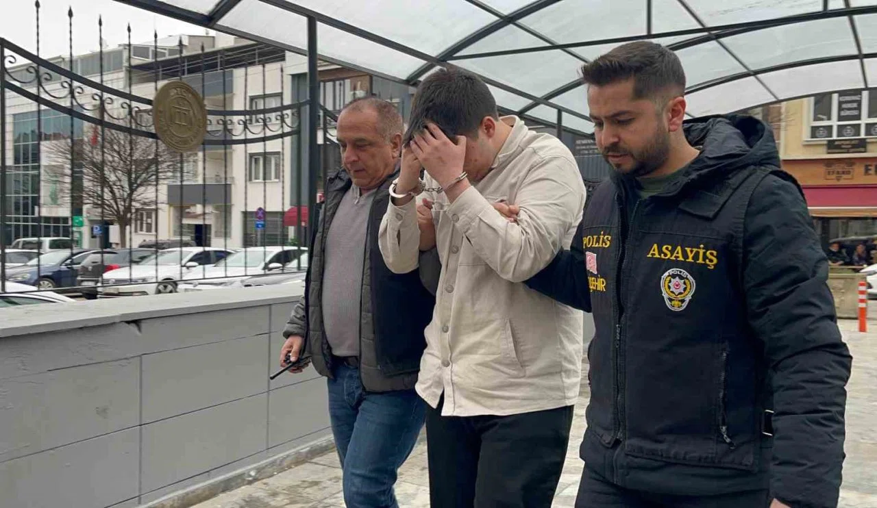 “Askerim” diyerek girdi! Hırsız olarak çıktı...