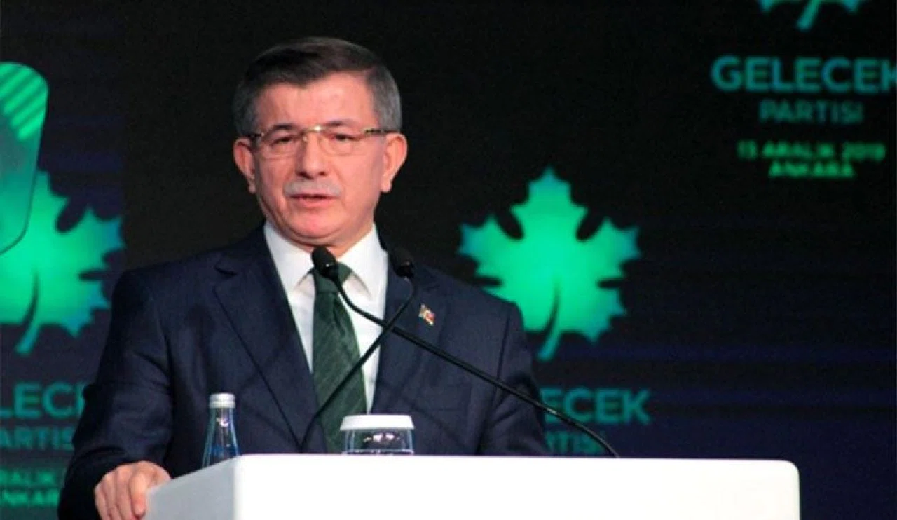 Gelecek Partisi Genel Başkanı Davutoğlu, Dayısının Cenaze Törenine Katıldı