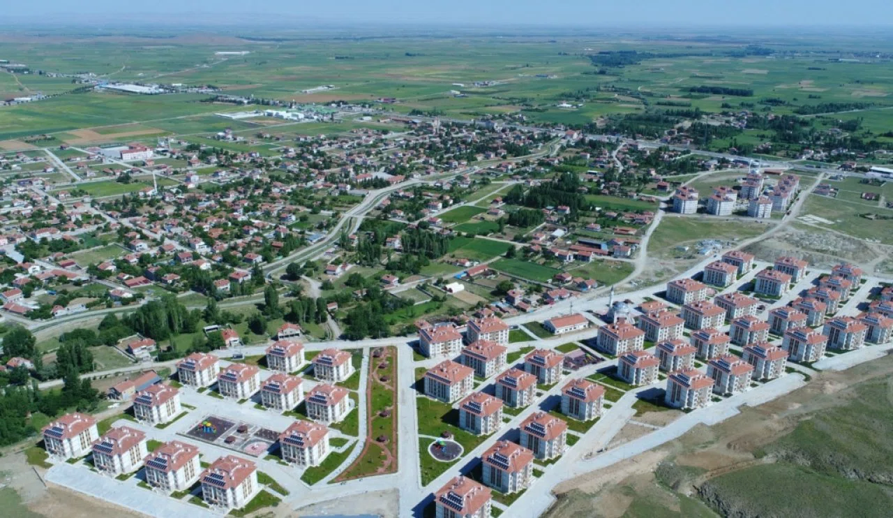 TIKLA- Oyunu ver!.. Sarayönü'nde seçim heyecanı: Başkan kim olmalı?