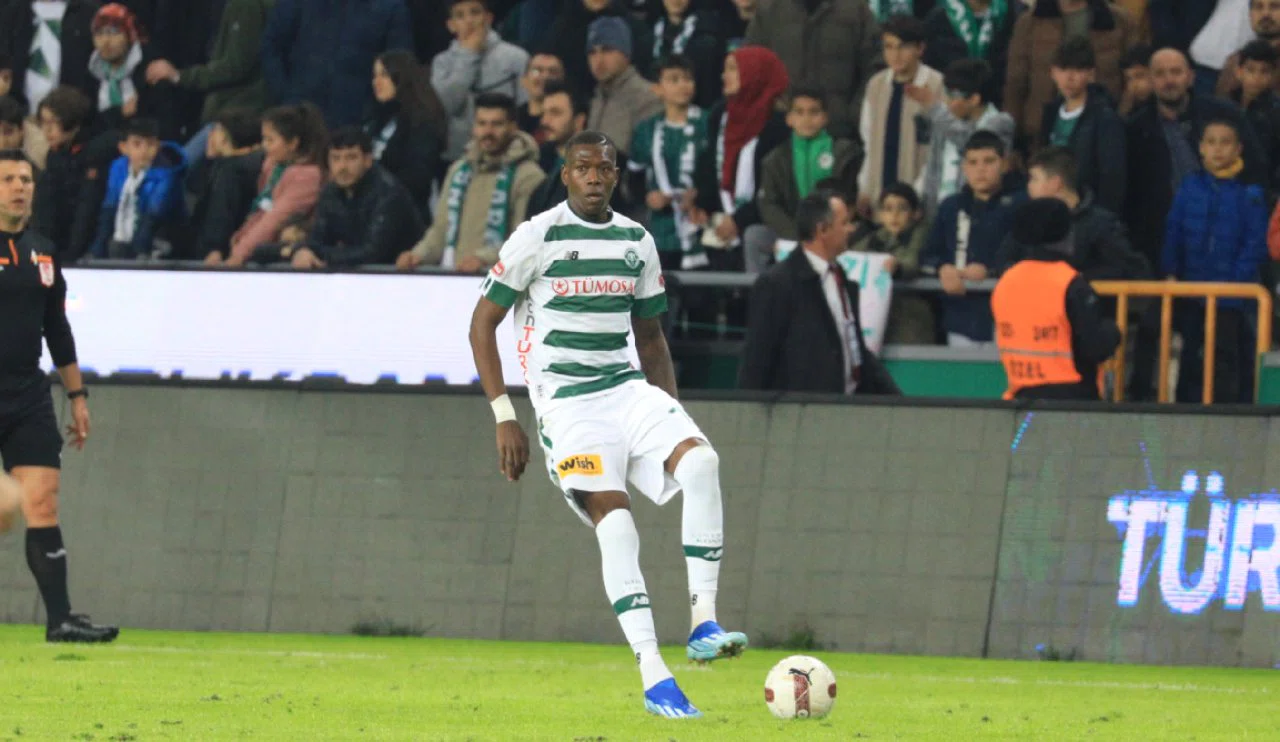 Konyaspor'da ilk maçında sınıfı geçen Hadebe çok mutlu