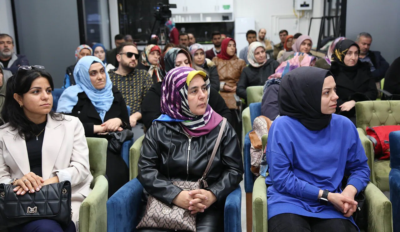 DOSD Meram uzmanlarla özel bireylerin ailelerini buluşturmaya devam ediyor!