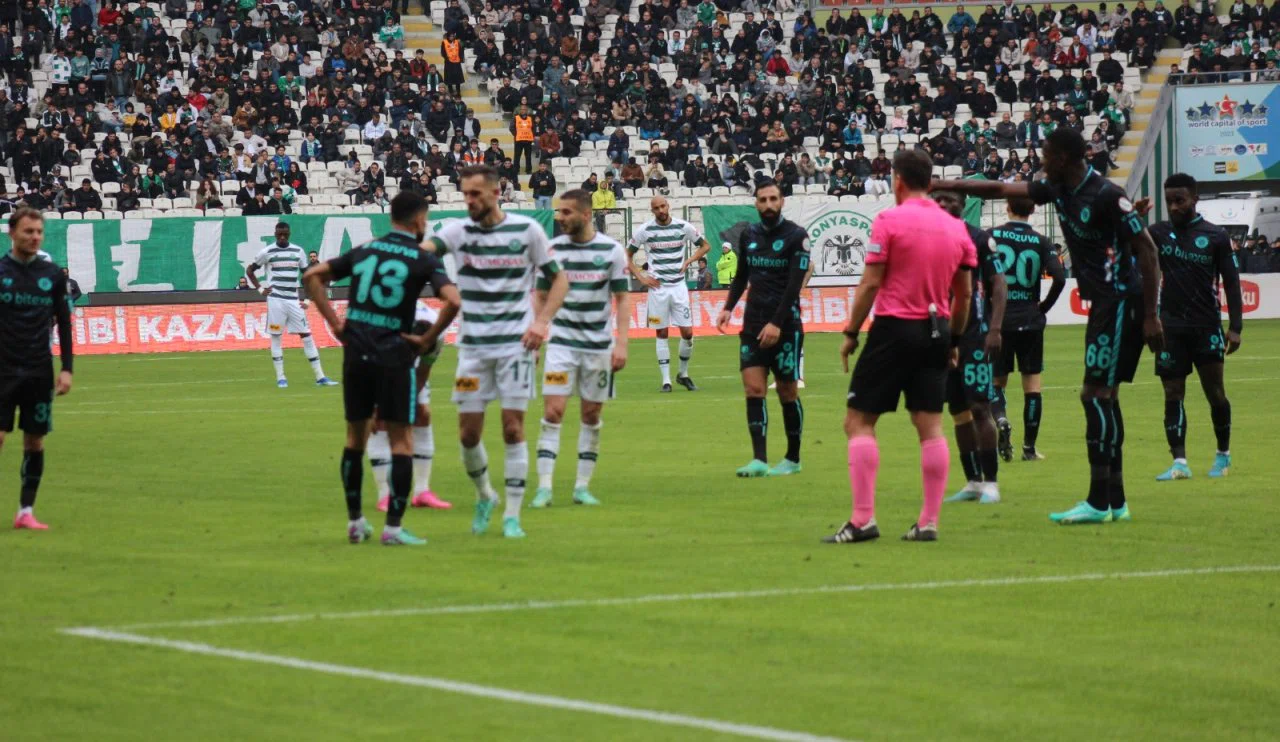 İşte Konyaspor-Adana Demirspor maçındaki VAR konuşmaları