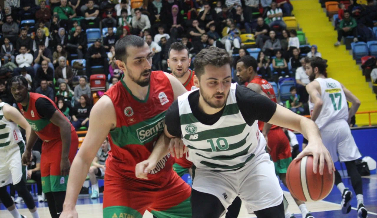 Konyaspor, lidere konuk oluyor