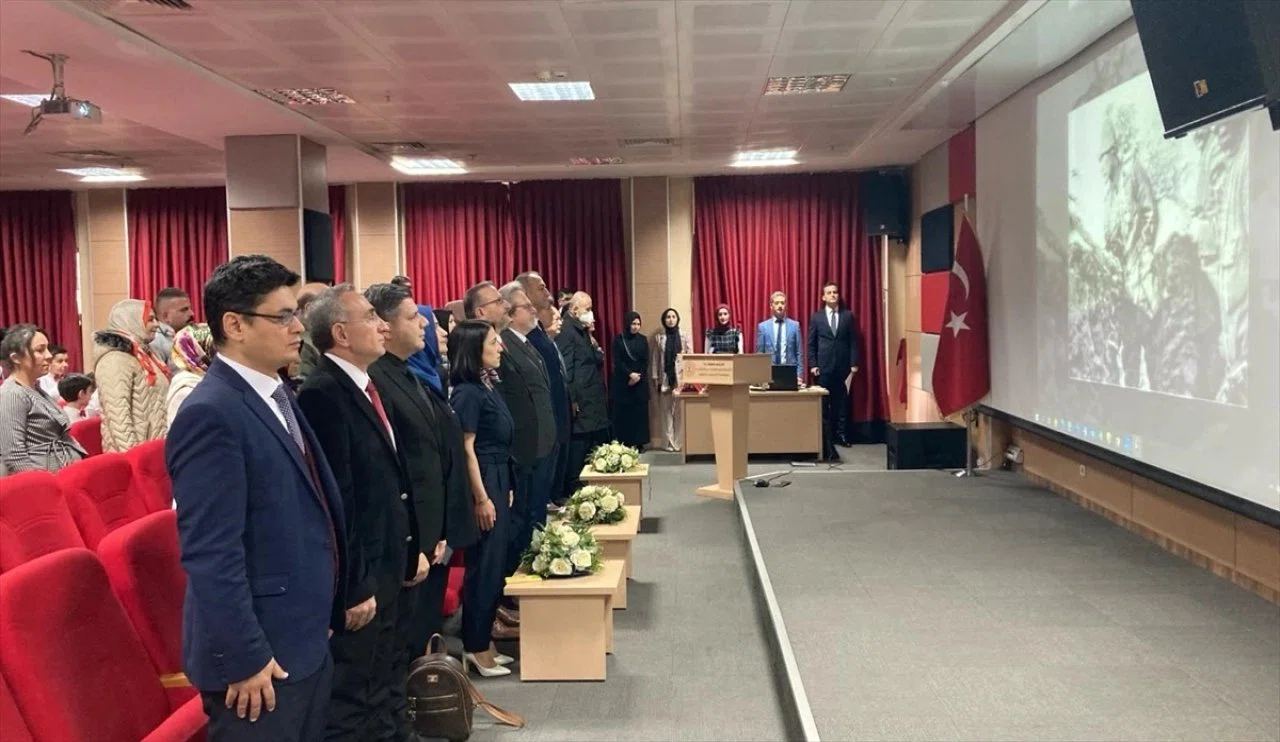 Konya'da kitapseverler bir araya geldi: Kütüphane haftası başladı!