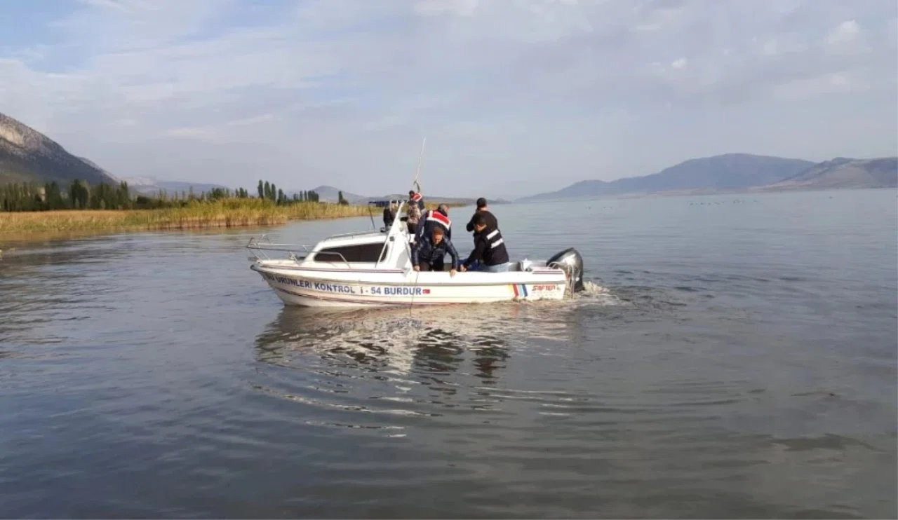 Beyşehir Gölü'nde kaçak avcılara göz açtırılmıyor!