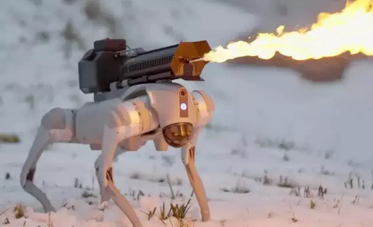 Lazer Atışlı ve Otomatik Hedef Alma Özellikli Robot Thermonator Dünyayla Buluştu!