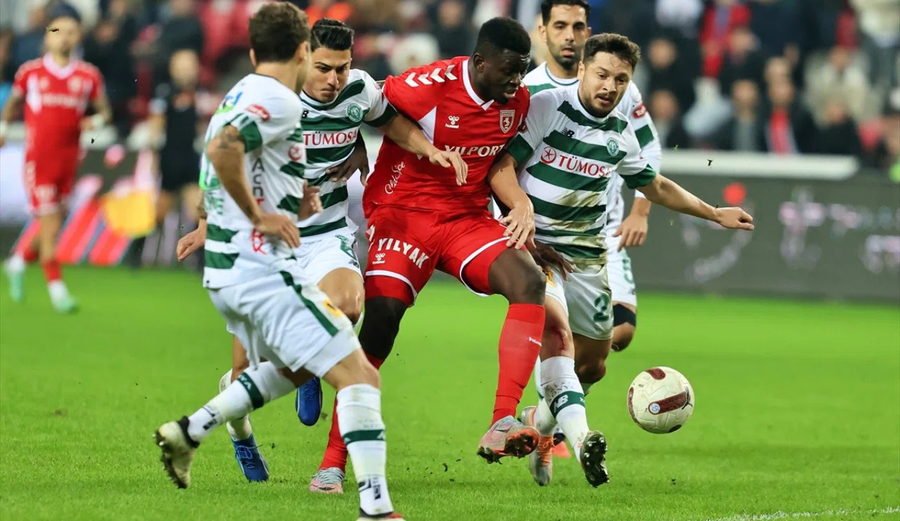 Süper Lig'de tüm maçlar aynı saatte! İşte kritik Konyaspor-Samsunspor maçının programı