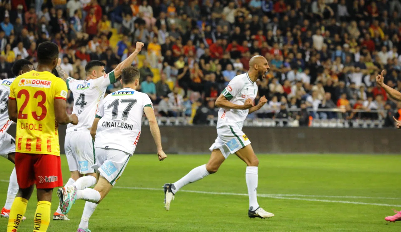 Konyaspor'da Nzonzi, nefeslerin tutulacağı Galatasaray maçı için konuştu