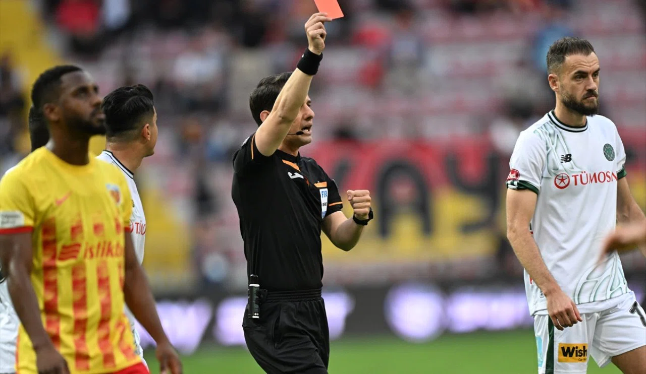 İşte Kayserispor-Konyaspor maçındaki dikkat çekici VAR konuşmaları (VİDEO)