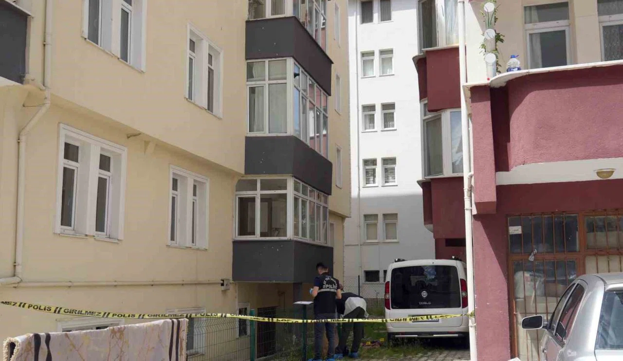 Kan donduran vahşet! Tartıştığı arkadaşını önce bıçakladı, sonra öyle bir şey yaptı ki...