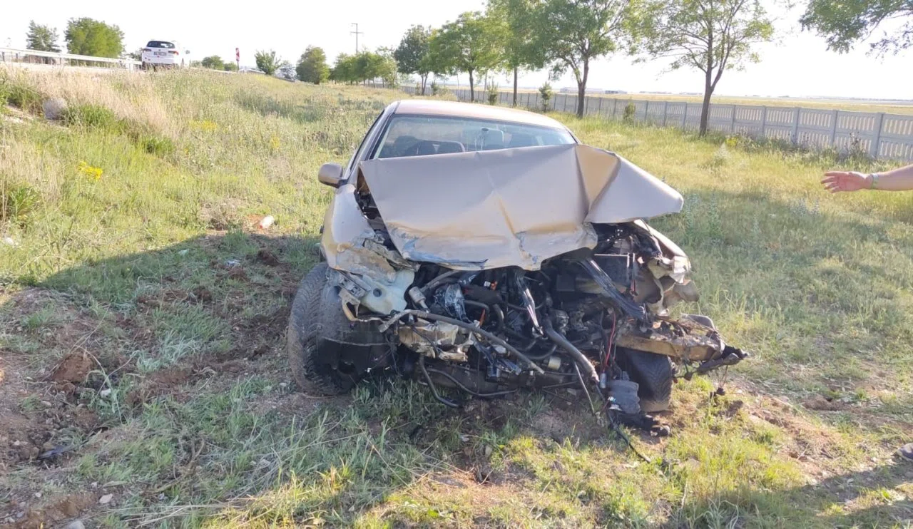 Kulu'da feci kaza! Otomobil şarampole uçtu...