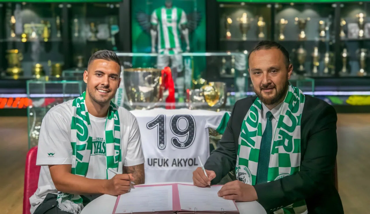 Konyaspor'da ikinci imza atıldı